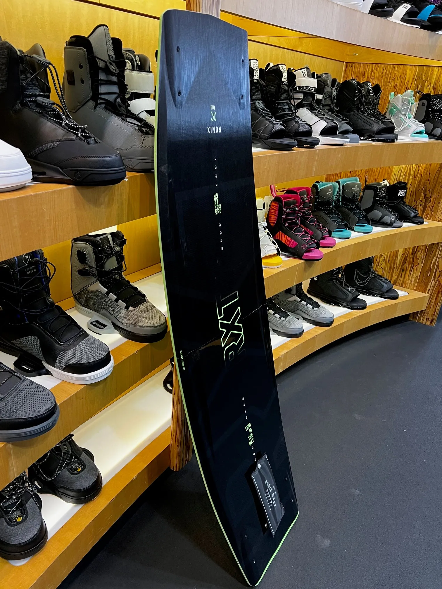 Ronix 2024 RXT Blackout Technology Wakeboard